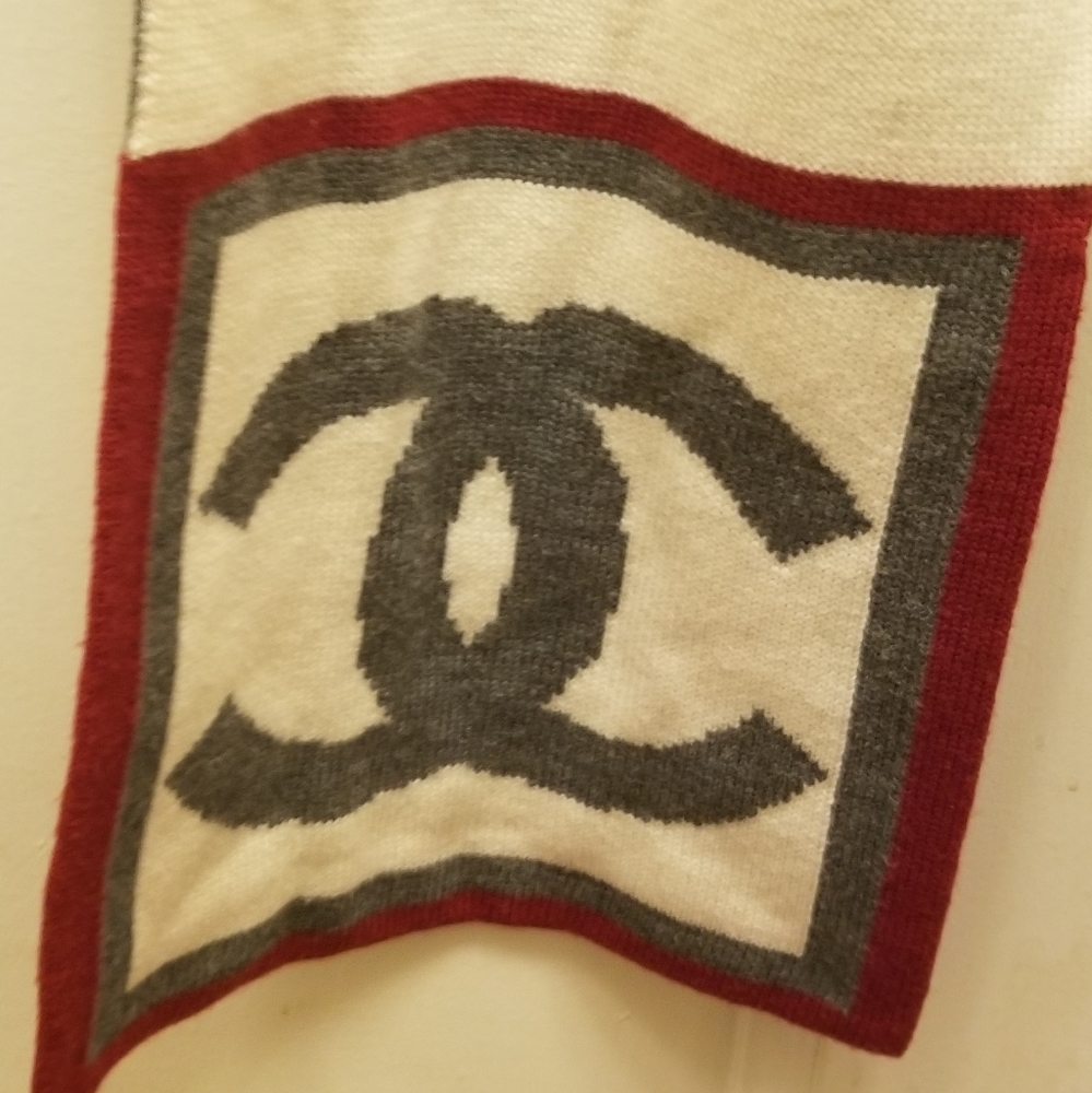 CHANEL &wool &Cashmere  Winter Scarf - Picture 11 of 12